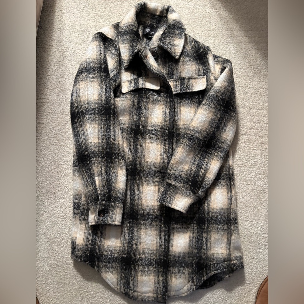 Black and Cream Plaid Teddy Jacket - Picture 2 of 3